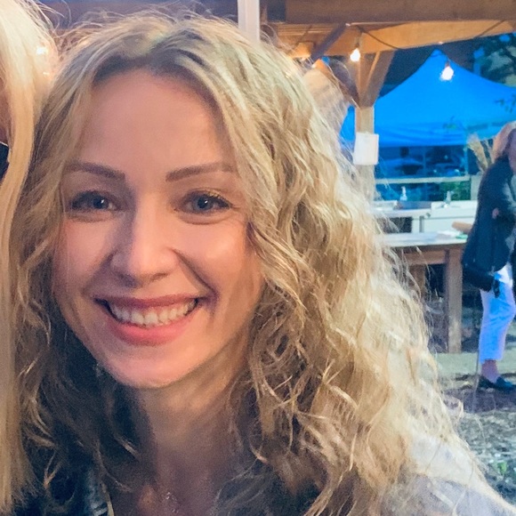 Meet your Posher, Aneta - Picture 1 of 1